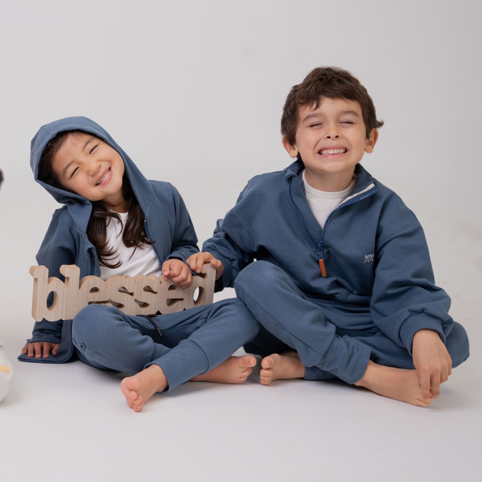Sweatshirt Cuello Alto con Cierre Midnight